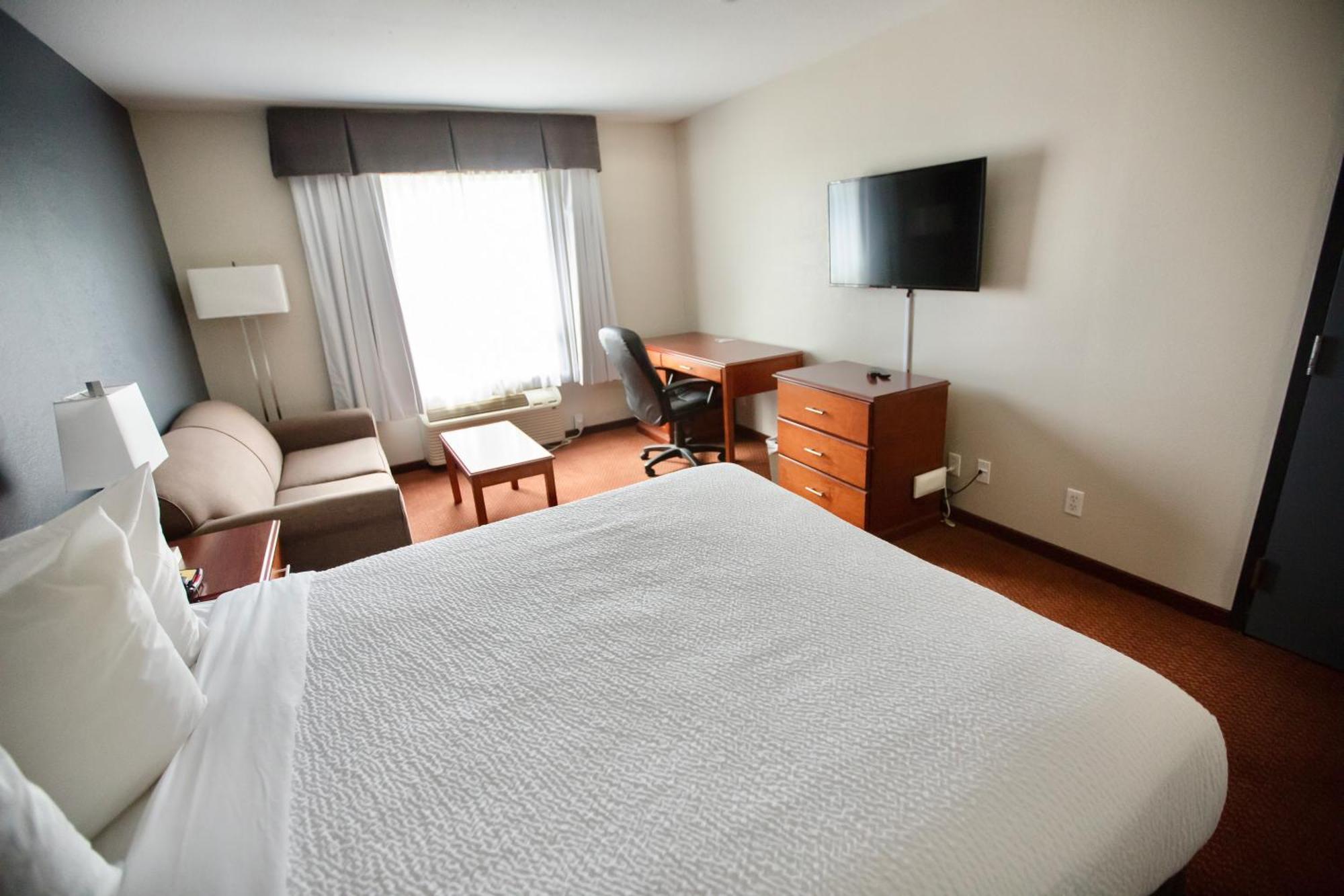 Super 8 By Wyndham Whitecourt Hotel Exterior photo