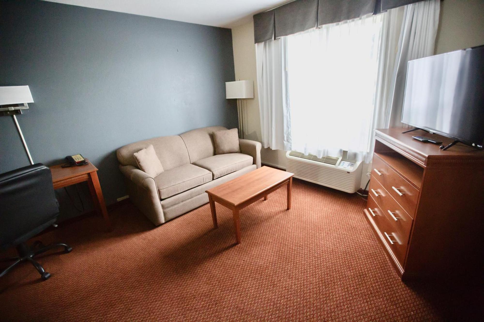 Super 8 By Wyndham Whitecourt Hotel Exterior photo