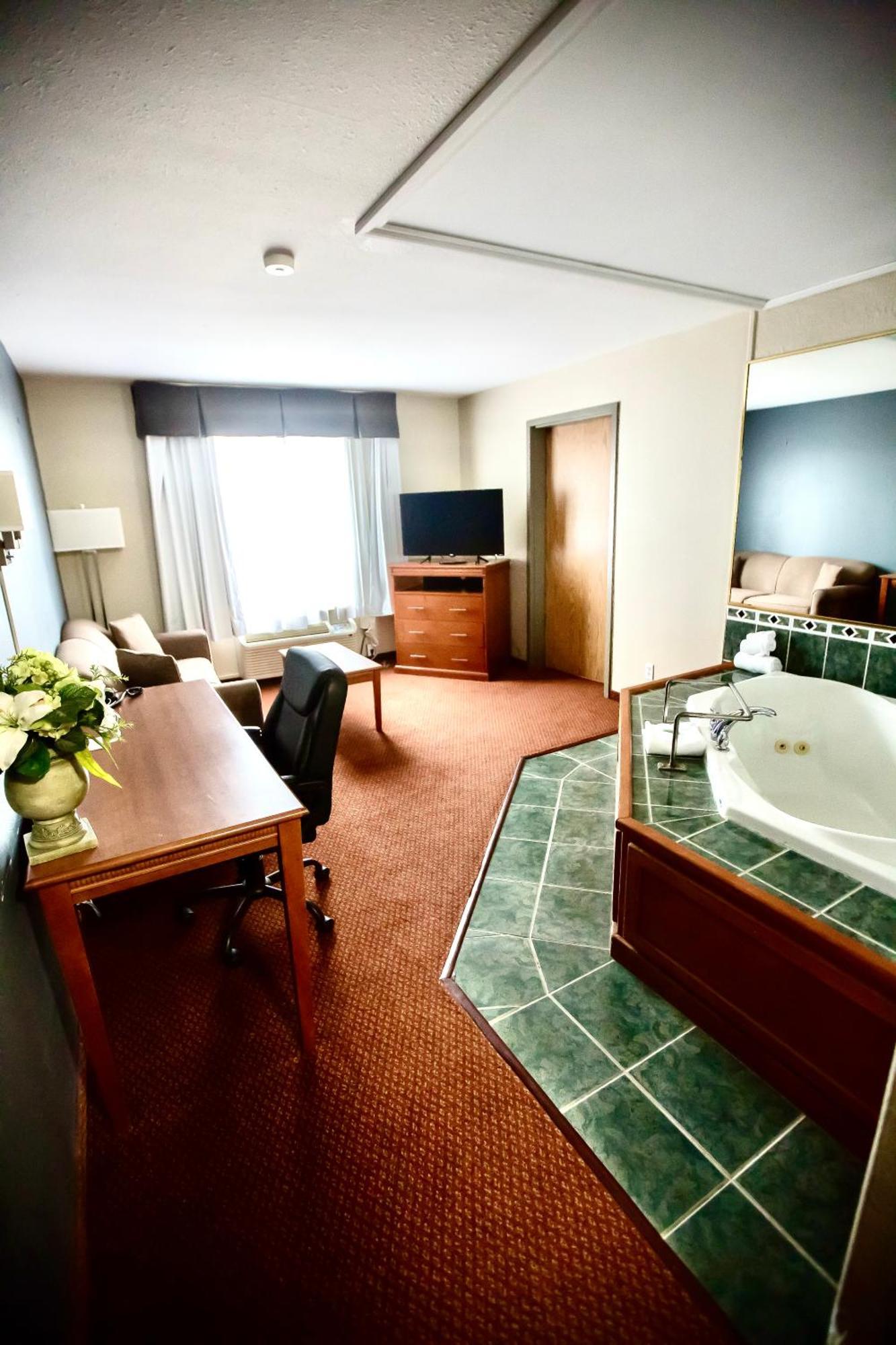 Super 8 By Wyndham Whitecourt Hotel Exterior photo