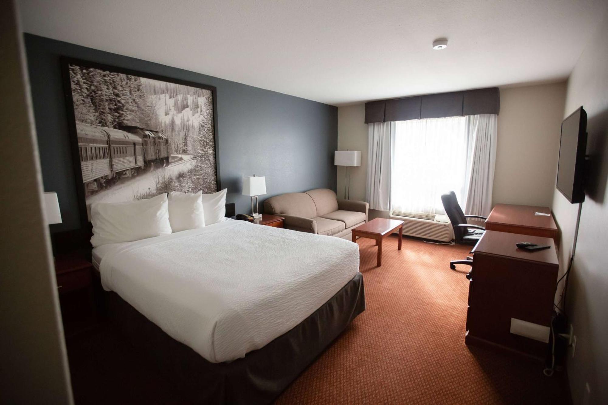 Super 8 By Wyndham Whitecourt Hotel Exterior photo