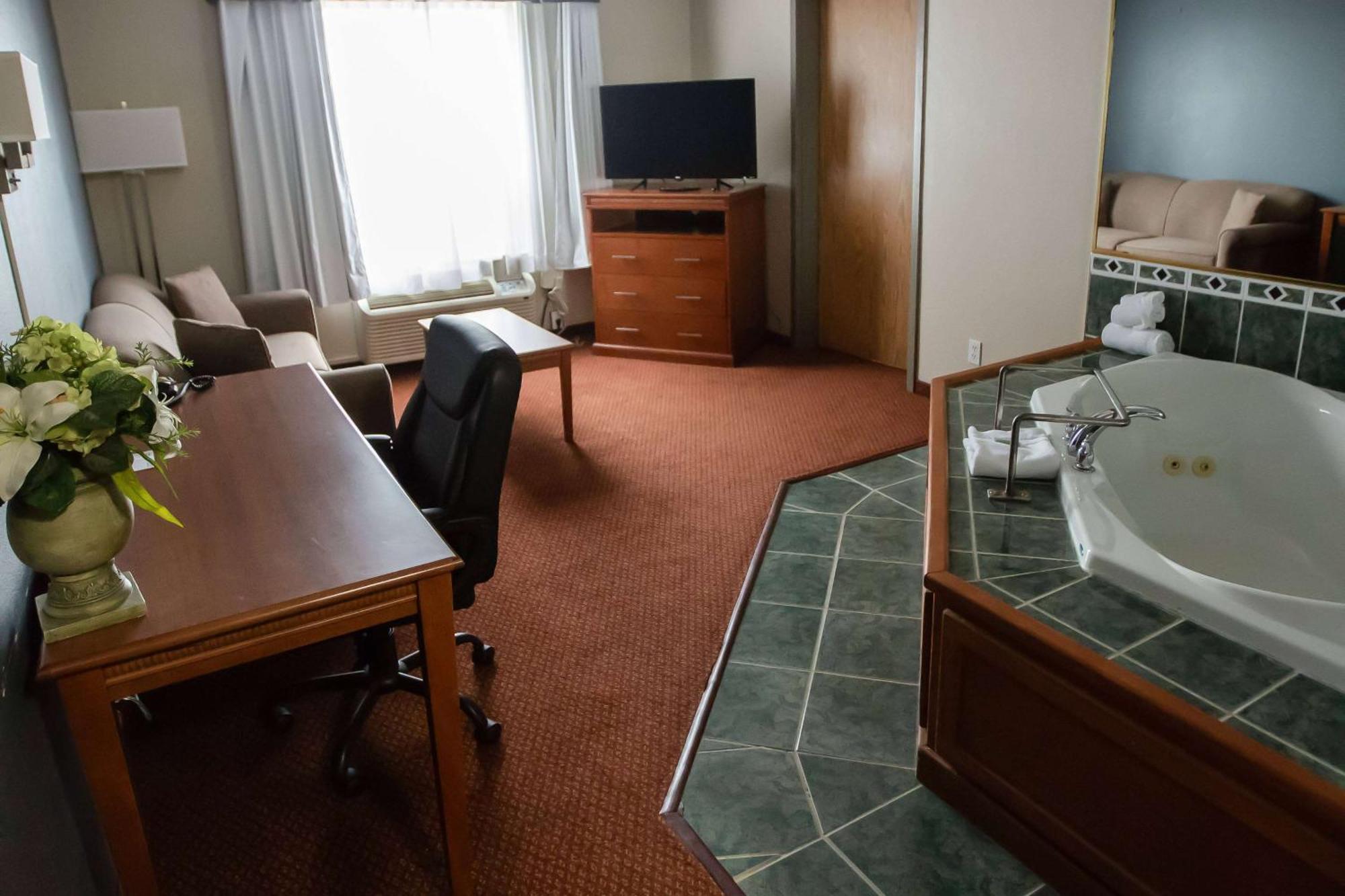 Super 8 By Wyndham Whitecourt Hotel Exterior photo